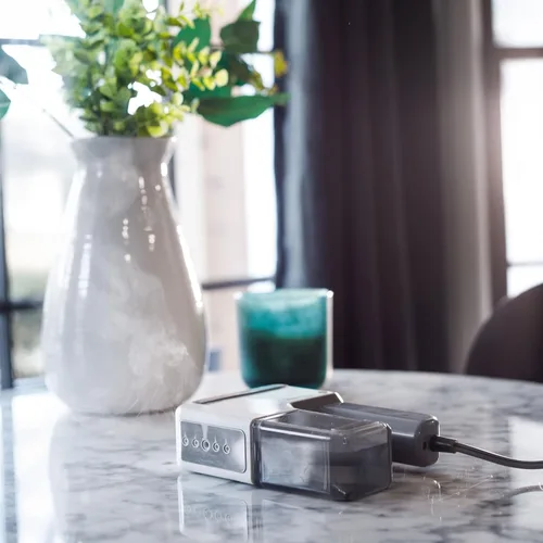 Miniatura 4 de Steamfast NOMAD - Vaporizador portátil de viaje para ropa, vaporizador de mano para ropa con calentamiento de 30 segundos, tiempo de vapor de 11