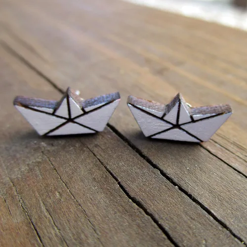 Miniatura 5 de Origami - Aretes de madera pintada de color blanco con postes de titanio hipoalergénicos sin níquel, joyería de capitán marinero