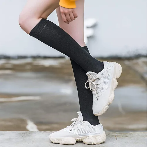 Miniatura 5 de Leotruny 3 pares de calcetines de algodón opacos hasta la rodilla para mujer
