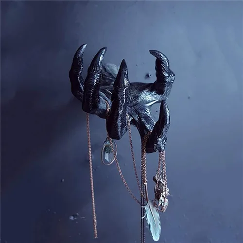 Miniatura 5 de DYFCNP Estatuas para colgar en la pared de la mano del demonio de la bruja, decoración gótica de arte de pared, decoración de bruja, escultura