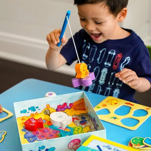 Miniatura 7 de HABA Mis primeros juegos - ¡Aquí está Fishy Fishy! Juego magnético de pesca Edades 2+ Fabricado en Alemania Juegos para niños pequeños, juguetes