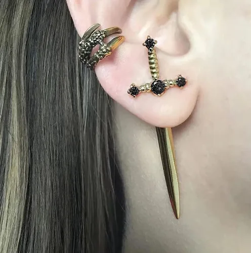 Miniatura 4 de Aretes de espada gótica, aretes de daga de diamantes de imitación, aretes de tornillo de espada retro negra, aretes de espada punk, aretes de espada