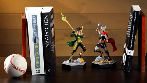 Miniatura 6 de Eaglemoss Collections Figura réplica de modelo Thor Marvel VS
