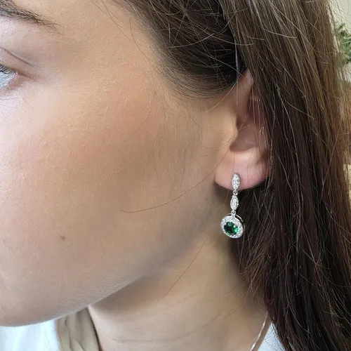 Miniatura 10 de Crystalline Azuria Aretes colgantes con cristales redondos de circonita chapada en oro blanco de 18 quilates para mujer