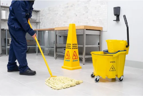 Miniatura 6 de Carlisle FoodService Products Omnifit - Cubo para trapeador con escurridor de prensa lateral e inserto de agua sucia para limpieza de pisos, Amarillo