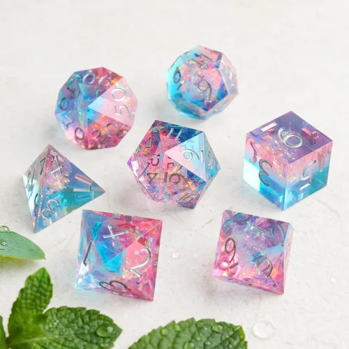 Miniatura 7 de Haxtec Juego de dados brillantes de borde afilado, dados DND de resina hechos a mano con inclusión de Mylar iridiscente, mezcla de color morado Azul