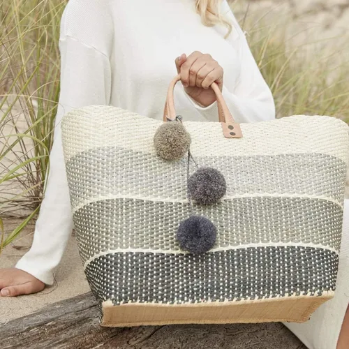 Miniatura 2 de Mar Y Sol Samana Ombre - Bolsa de playa con pompones y diseño de sisal