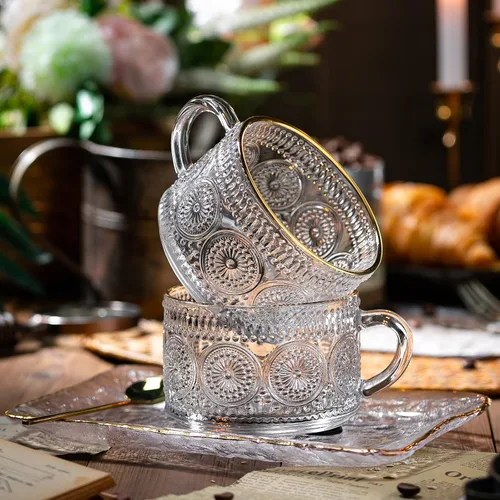 Miniatura 5 de Gezzeny Juego de tazas de café vintage, juego de tazas de vidrio con platillo y cuchara, plato transparente en relieve para té, desayuno y postre