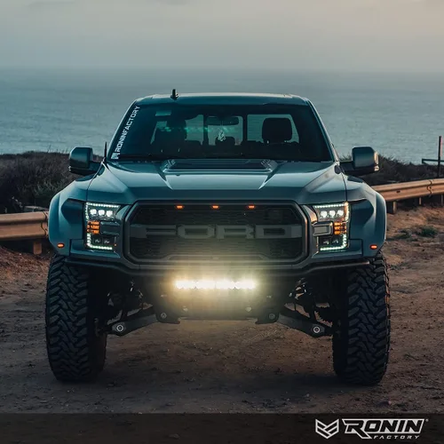Miniatura 4 de Antena diseño de proyectil para camionetas Dodge RAM y Ford F150 Raptor.