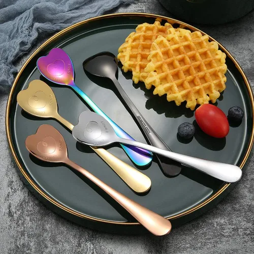 Miniatura 5 de Juego de 7 cucharas en forma de corazón de acero inoxidable, incluye café, postre, helado, té y cucharas de amor, perfecto y lindo (morado)