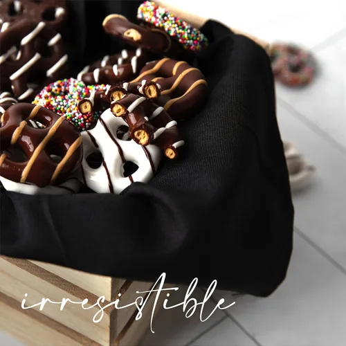 Miniatura 5 de Gluten Free Palace Caja de regalo gourmet para las fiestas, pretzels cubiertos de chocolate, golosinas de Navidad y Acción de Gracias, sin gluten