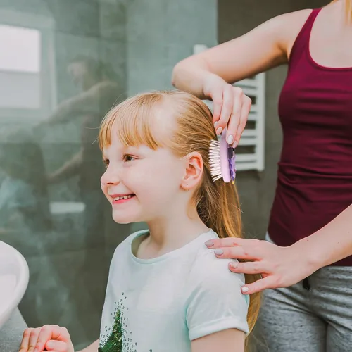 Miniatura 7 de Cepillo desenredante para niños pequeños, mini cepillo de masaje para niños con cojín de aire, para cabello fino de niños y niñas, color morado 4.