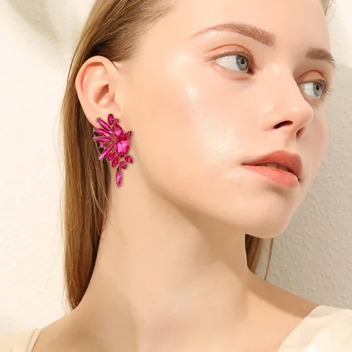 Miniatura 3 de EVER FAITH Aretes de diamantes de imitación vintage, aretes colgantes de cristal de marquesa de moda para mujer