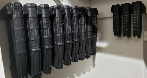 Miniatura 2 de AR-15 PMAG Soporte de pared Exhibidor de revistas Sistema de organización de almacenamiento de pared Diseño único de perfil bajo Garaje de 2