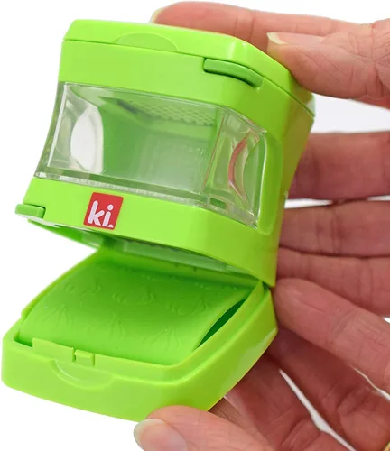 Miniatura 9 de Prensa de Ajo Garlic-A-Peel, Trituradora, Cortadora, Picadora y Envase de Almacenamiento - Incluye Pelador de Ajo de Silicona - Fácil de Limpiar