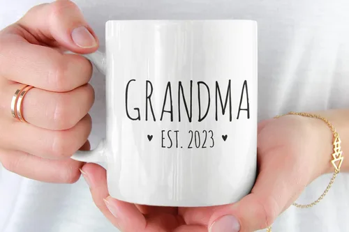 Miniatura 3 de Taza con texto en inglés "Grandma Est 2023", diseño promocionado para abuelas, con anuncio de embarazo, 11 onzas, cerámica, color blanco