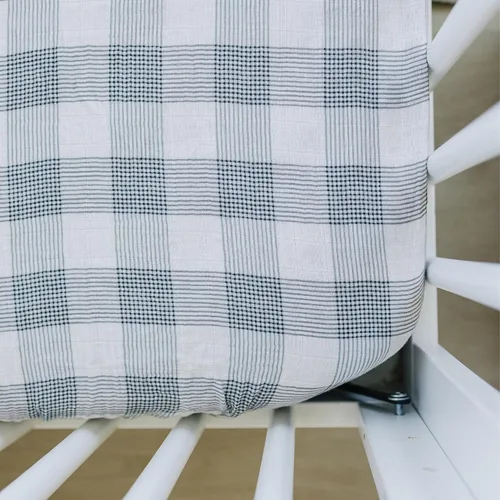 Miniatura 10 de Sábana de cuna de muselina Autumn Bloom de Mebie Baby, sábanas suaves y transpirables para bebés, ropa de cama moderna y neutral para cunas, sábana