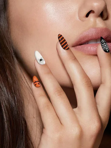 Miniatura 6 de EBANKU 14 calcomanías adhesivas de esmalte de uñas de Halloween, lindos murciélagos fantasmas, telarañas, tiras de uñas de esqueleto, con lima