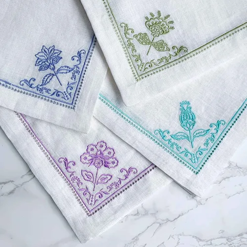 Miniatura 2 de s Signature Kitchen Collection - Juego de servilletas de lino blanco con bordado floral multicolor y punto de vainica