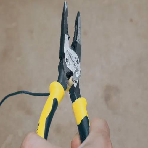 Miniatura 8 de Klein Tools J207-8CR Alicates de punta de aguja, fabricados en EE. UU., Alicates de uso general para líneas de crimpado, bucle, corte, pelado