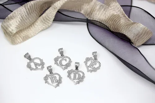 Miniatura 4 de Colgante de plata de ley con inicial de corazón para mujer, colgante de letra para mujer