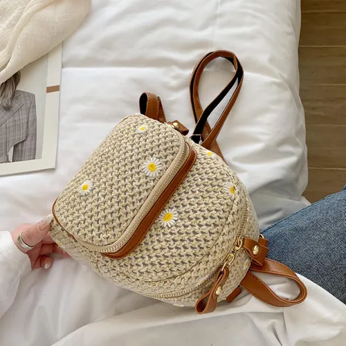 Miniatura 5 de OWGSEE Mochila de paja de ganchillo tejida a mano de moda de verano para mujer, Caqui