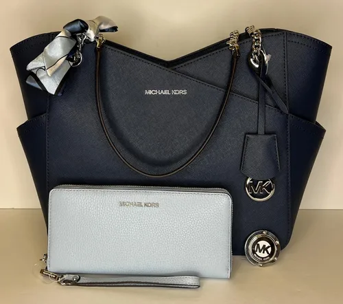 Miniatura 2 de Michael Kors Jet Set Travel Large Chain Shoulder Tote bundled with Large Continental Wallet and Purse Hook