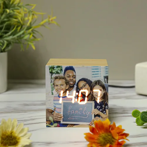 Miniatura 5 de Reloj despertador digital LED personalizado con foto grabada, pantalla de madera, humedad y temperatura, decoración moderna para dormitorio, hogar