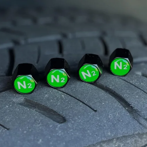 Miniatura 12 de TACTILIAN Tapones de válvula de neumático con bandera estadounidense, paquete de 4 unidades, aluminio templado negro con junta tórica de goma, tapas