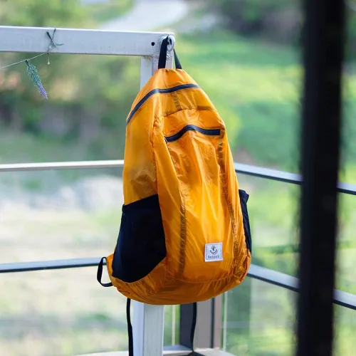 Miniatura 4 de Mochila 4Monster de excursionismo, de día, resistente al agua, ligera, plegable, para viajes, campamento, exteriores A-Naranja