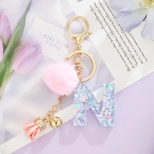 Miniatura 5 de Llavero de resina con letra inicial del alfabeto para mujer, bolso de mano, con pompón de bola de piel