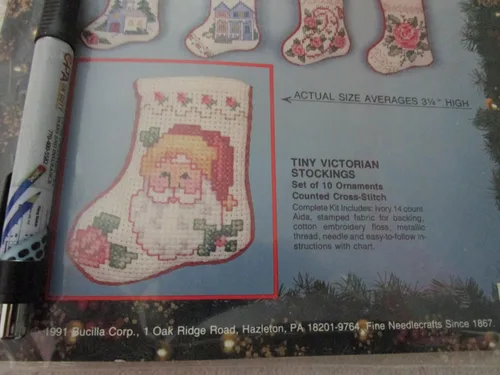 Miniatura 2 de Vintage Bucilla Tiny Victorian Socks - Juego de 10 adornos de punto de cruz