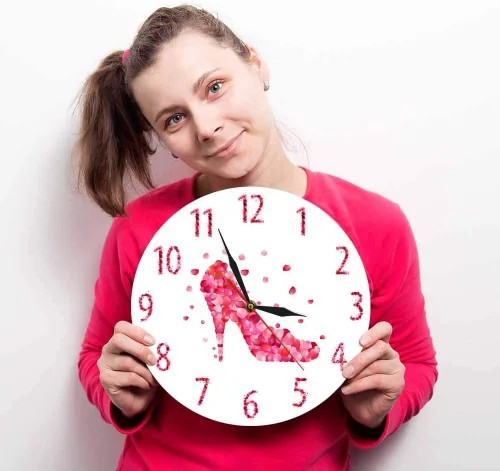 Miniatura 6 de The Geeky Days Reloj de pared con estampado de pétalos de rosa rosa con tacón alto y silencioso, arte de pared para mujer, dormitorio, femenino