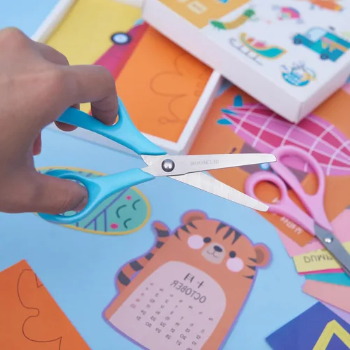 Miniatura 4 de Juego de 3 tijeras para niños zurdos de 5 pulgadas, apto para edades de 3 a 5, 4, 6, 6 a 8, tijeras de manualidades para niños con cuchillas