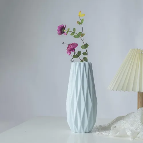 Miniatura 4 de Jarrón de cerámica blanca simple, moderno jarrón de porcelana para decoración del hogar, diseño de origami, arreglo floral, decoración de accesorios