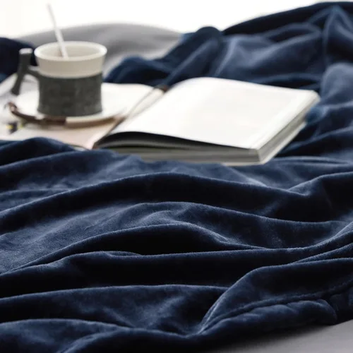 Miniatura 5 de Bedsure GentleSoft - Mantas de forro polar azul marino tamaño Queen - Manta de cama azul suave ligera afelpada difusa acogedora microfibra de lujo