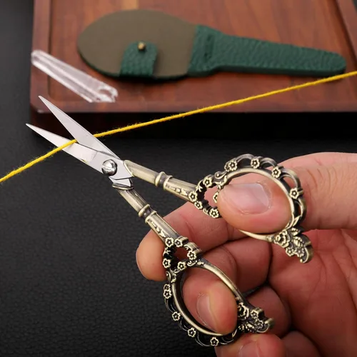 Miniatura 8 de YOUGUOM Tijeras de tejer con estuche, tijeras de ganchillo para roscar tijeras de coser para bordar, manualidades, punto de aguja, pequeñas tijeras