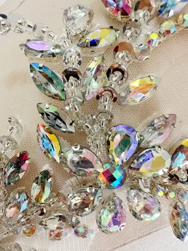 Miniatura 5 de Parches de encaje de piedras brillantes hechos a mano para coser a mano con cuentas y apliques para vestidos, accesorios DIY (AB claro)