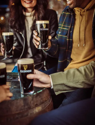 Miniatura 5 de Guinness Gravity - Vaso de cerveza oficial Pintas grandes de 20 onzas para beber vasos de cerveza gruesos vasos de cerveza de 20 onzas Negro