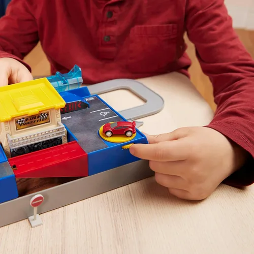Miniatura 9 de Driven by Battat – Juego de pista de carreras plegable de 84 piezas con 6 autos mini – Incluye auto de carreras, camión monstruo y accesorios
