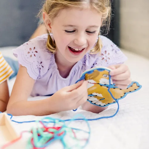 Miniatura 2 de Melissa & Doug, mascotas para atar y seguir, Multicolor