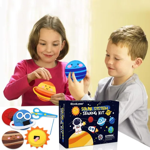 Miniatura 6 de CiyvoLyeen Kit de costura espacial para niños, sistema solar, actividades de bricolaje para niños, suministros de manualidades de fieltro para 7, 8