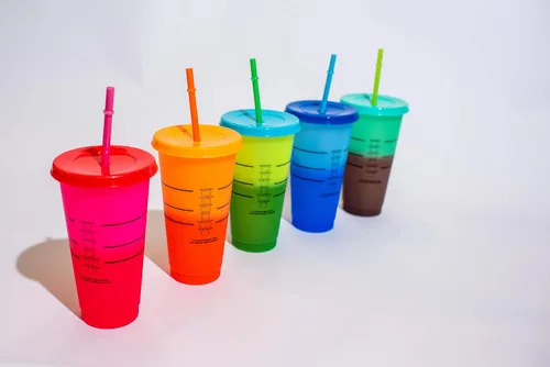 Miniatura 3 de ASTOR - Vasos que cambian de color Juego de 5 vasos reutilizables con tapas y pajitas Vaso frío de 24 onzas Vasos de café helado