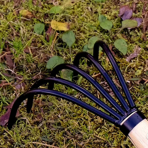 Miniatura 5 de KAKURI Herramienta de jardín cultivador manual de 10 pulgadas, rastrillo de mano para deshierbe, excavación, cultivo, acero japonés forjado a mano