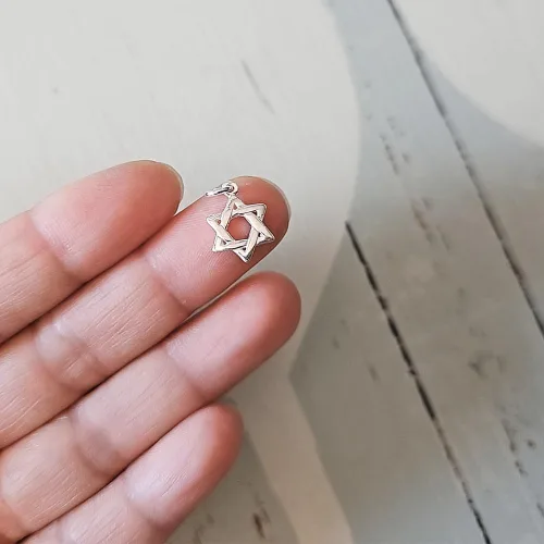 Miniatura 3 de Sterling Silver Tiny Star of David Charm Necklace, 18