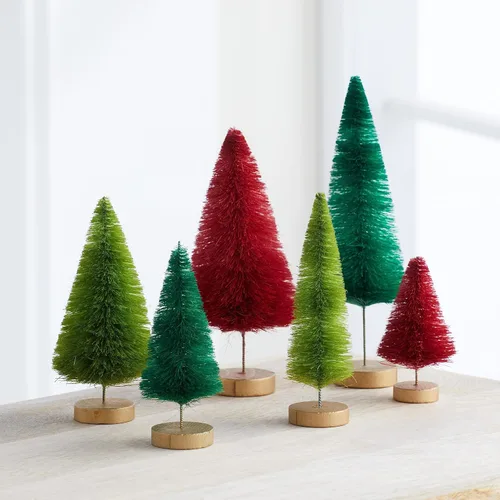 Miniatura 2 de Your Heart's Content Juego de 6 árboles de cepillo para botellas clásicos. Artesanal teñido a mano, Navidad rojo y verde, decoración de mantel