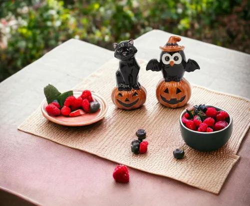 Miniatura 2 de Juego de salero y pimentero de cerámica fina para Acción de Gracias, Halloween, gato negro y búho en calabaza, 3-3/4 pulgadas de alto