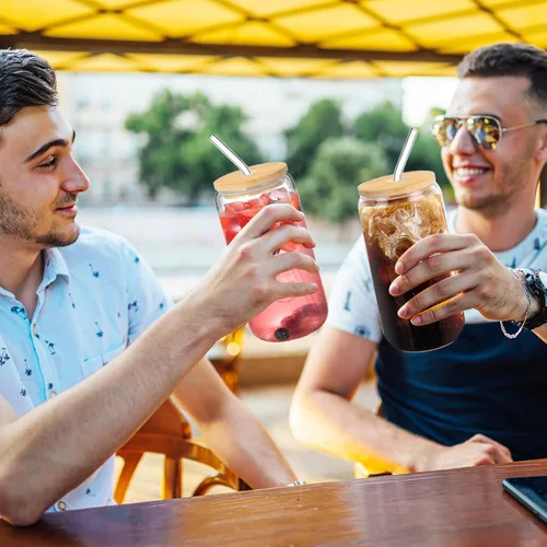 Miniatura 4 de Juego de 2 tazas de vidrio con tapas y pajitas, tazas de café helado con tapas para cerveza fría y cerveza, vidrio en forma de lata de 20 onzas