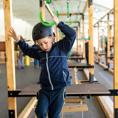 Miniatura 2 de Conjunto de juego de trapecio y anillo de obstáculos de ninja de la jungla, 2 piezas de anillos de gimnasia verdes para fitness, barras colgantes