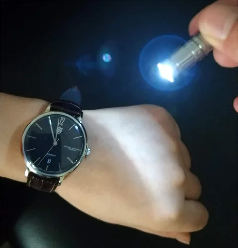 Miniatura 4 de e1 Llavero Linterna Más Pequeña Micro Mini Pequeño Llavero Luz Duradera Luz de Seguridad para Llevar Todos los Días Emergencias al Aire Libre Pasear